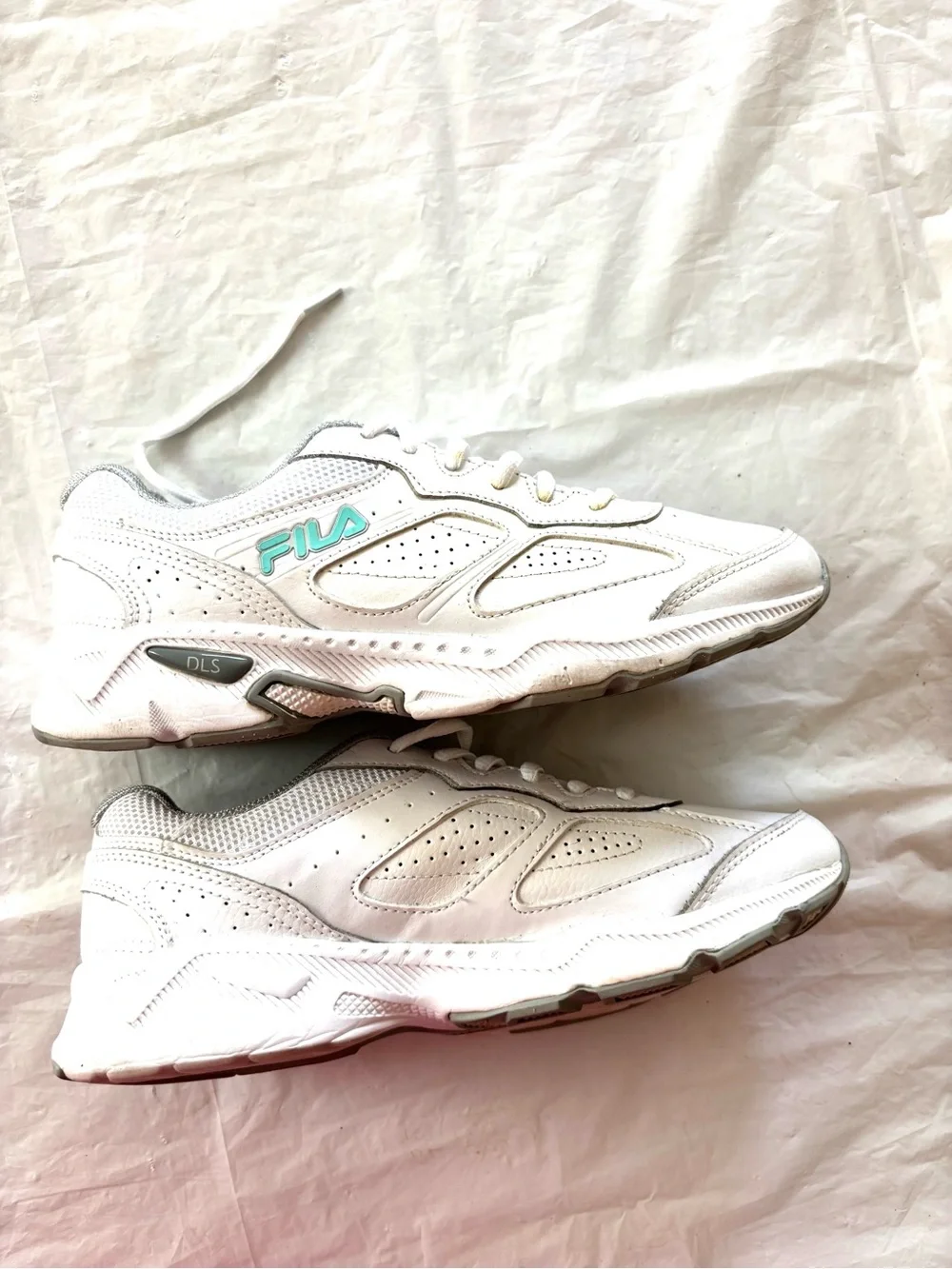 FILA White Aqua Memory Glimpse Walking Sneakers Shoes SZ 8.5 Worn 3X